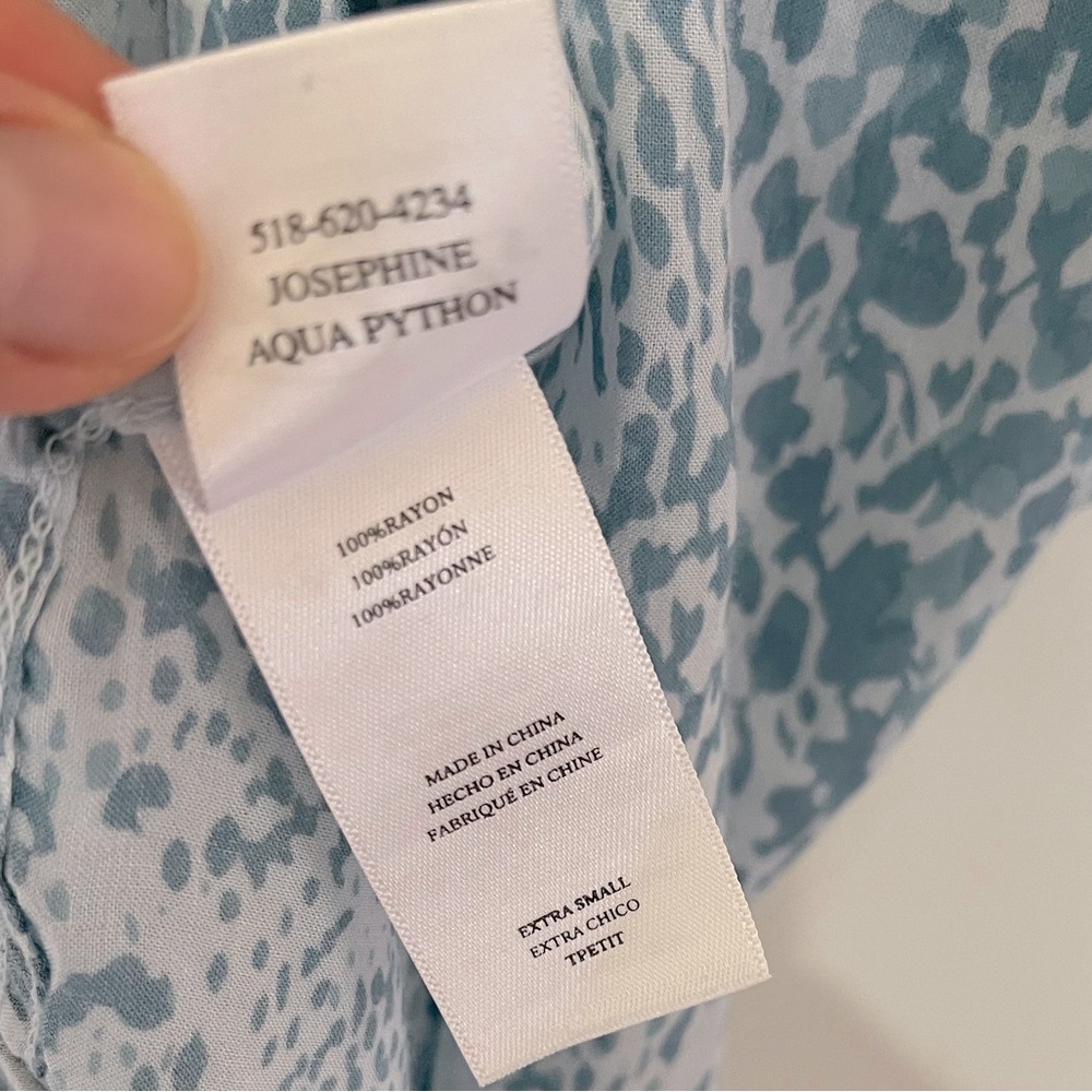 Rails Josephine Aqua Python Light Blue Button Down Shirt size XS - Picture 8 of 9